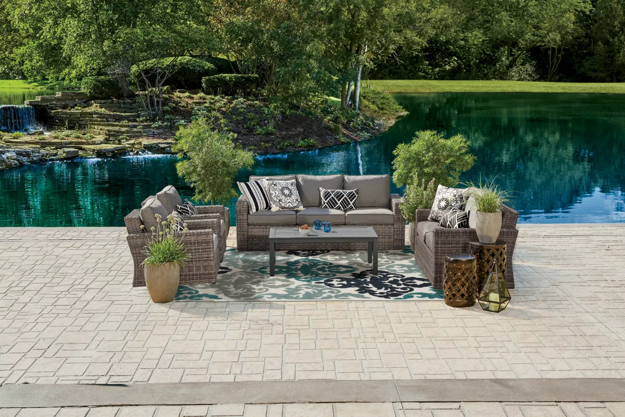 Broyhill Eastlake Outdoor Area Rug 4 Broyhill Eastlake Outdoor Area Rug - Image 4