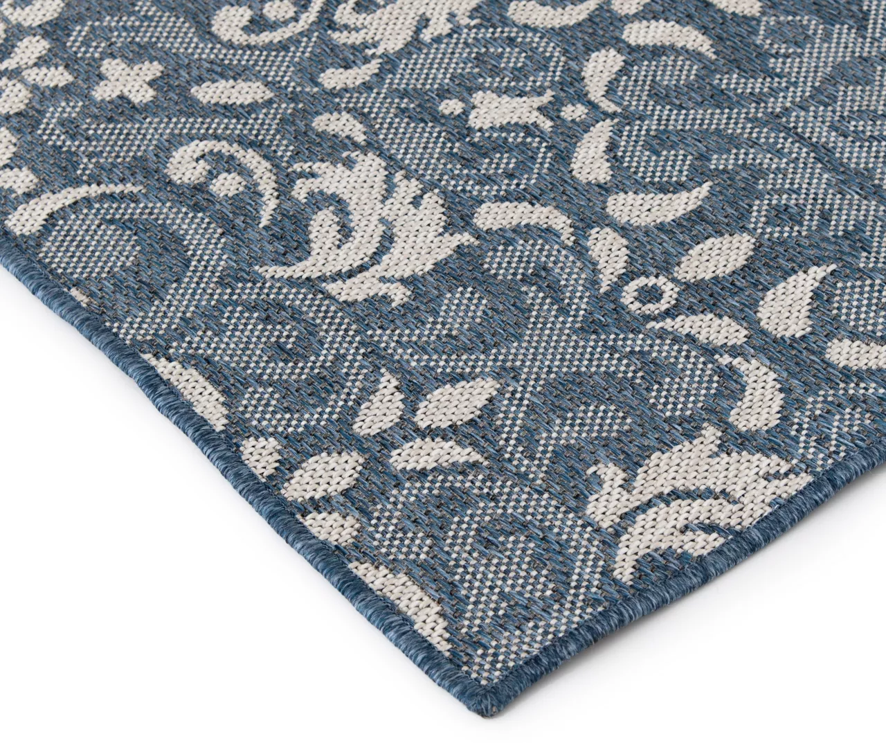 Broyhill Sandpointe Damask Outdoor Area Rug 5 Broyhill Sandpointe Damask Outdoor Area Rug - Image 5