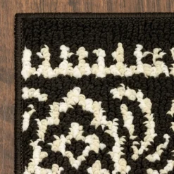 Broyhill Black & White Ornate Fascination Accent Rug -Broyhill Shop 810557658 4