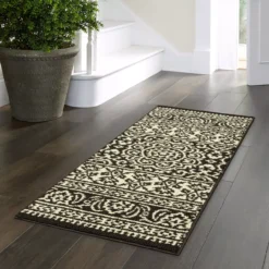 Broyhill Black & White Ornate Fascination Accent Rug -Broyhill Shop 810557659 11