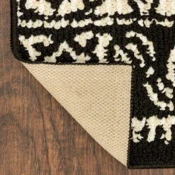 Broyhill Black & White Ornate Fascination Accent Rug -Broyhill Shop 810557660 1