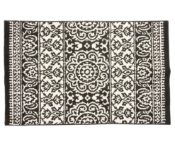 Broyhill Black & White Ornate Fascination Accent Rug -Broyhill Shop 810557660